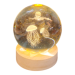 Κρυστάλλινη Σφαίρα "Moonlight Jellies" με LED Ξύλινη Βάση – 8cm